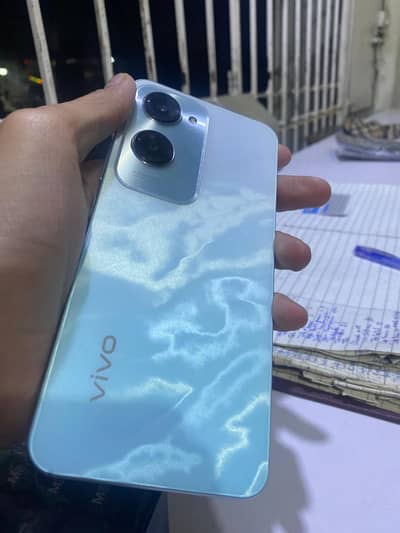 Vivo Y18