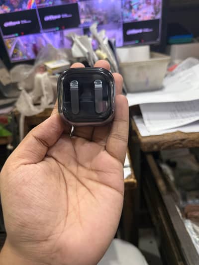 Samsung Galaxy Buds 4 Brand New 100% Original Gift For S26 Ultra.