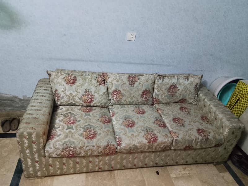 new condition cusions sofas 0