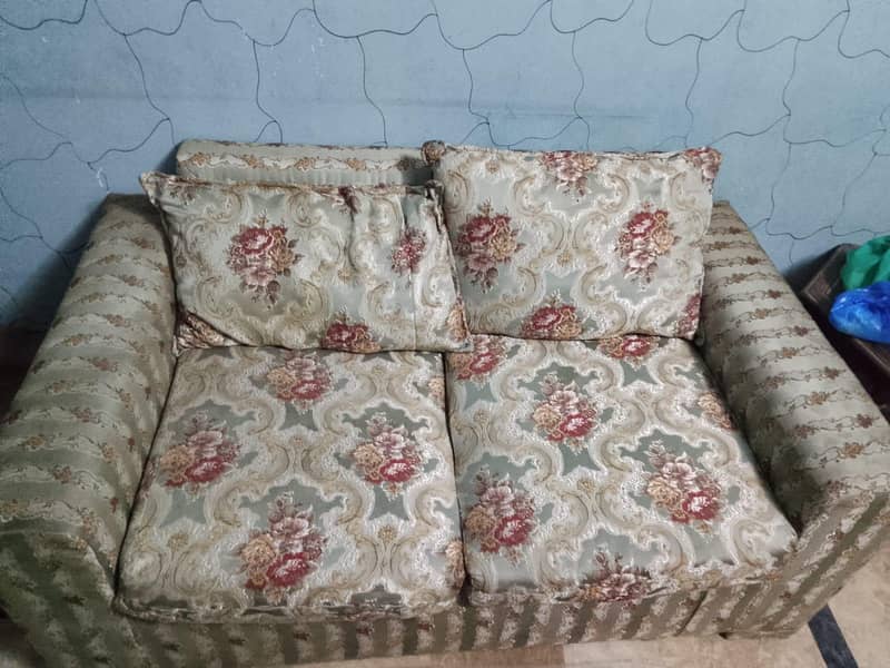 new condition cusions sofas 1