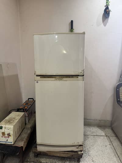 Dawlance 2 Door Fridge For Sale