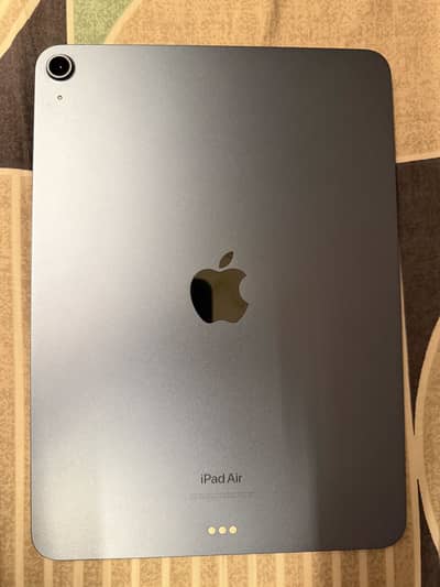 iPad Air 5th gen 64gb (with box)
