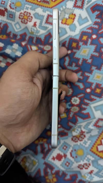 Samsung Mobile Z Flip 3