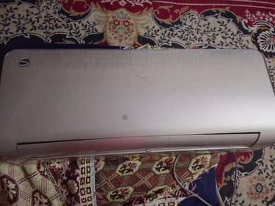 Pel split Ac  for urgent sale
