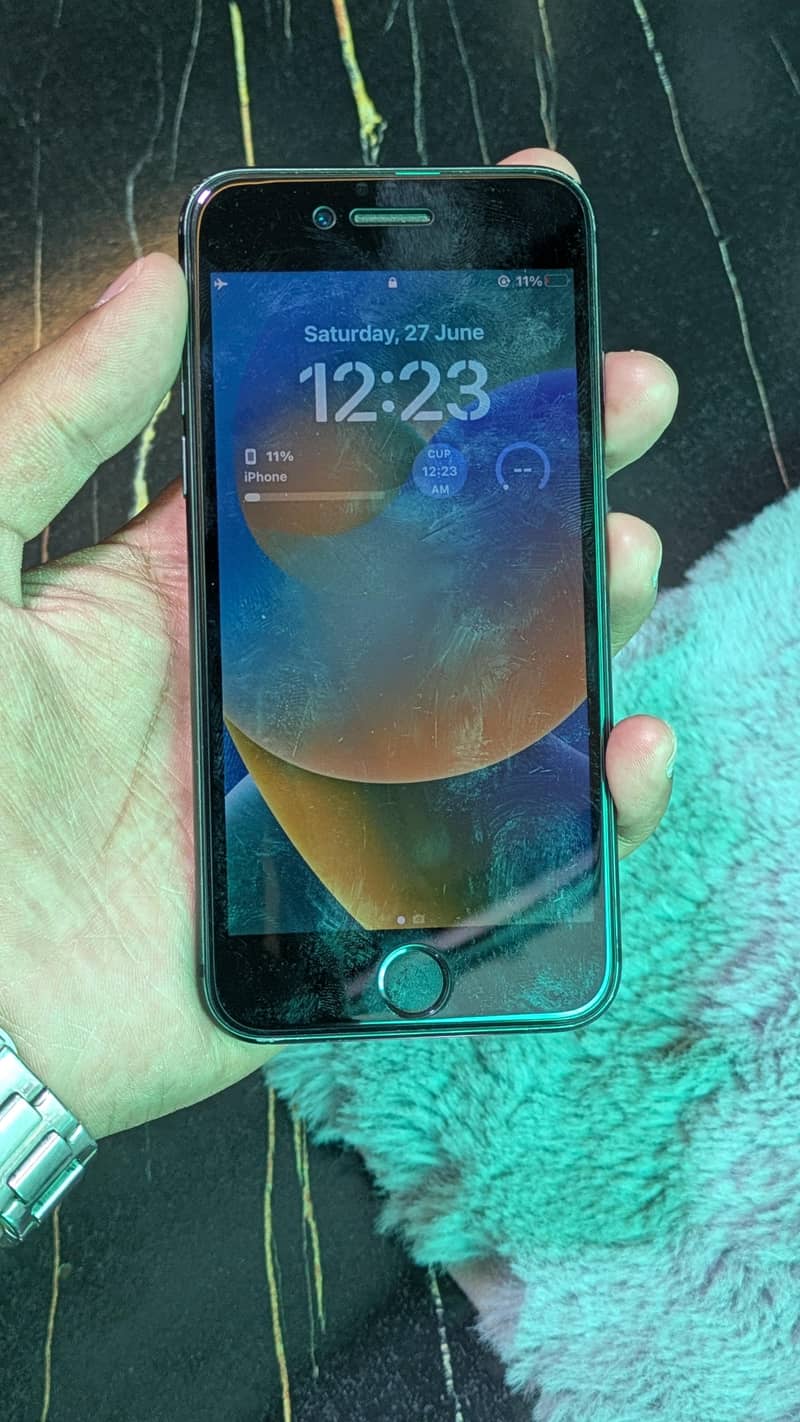 Apple iPhone 8 3