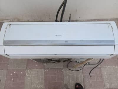 Gree 1.5 ton inverter AC