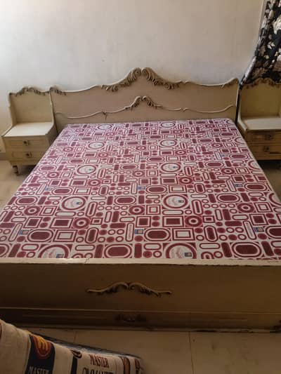 Complete Bed Set with Almari and Dressing Table