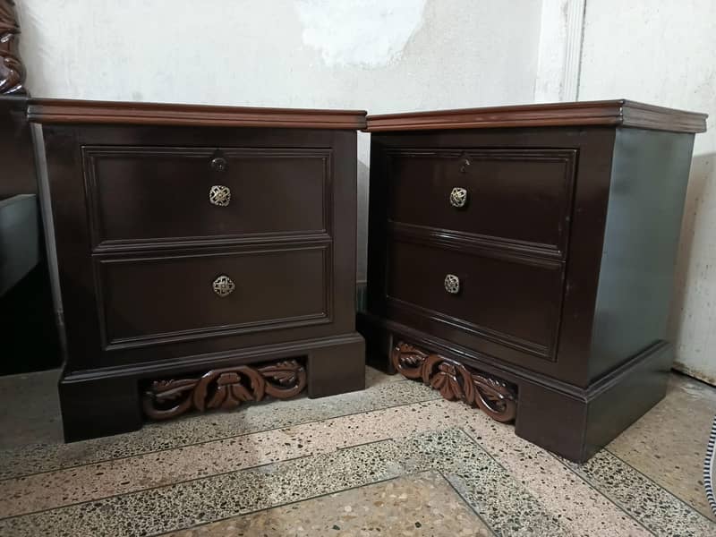 King size Bed 4