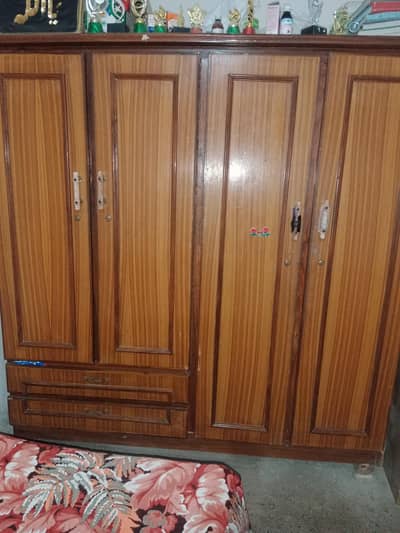 4 door wooden wardrobe