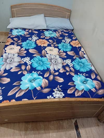 Single bed with mattress