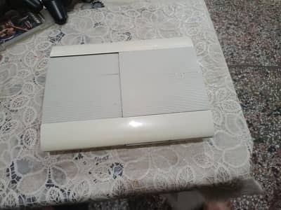 PS3 Super Slim White Colour UK Model Limited Edition CDs,2 Controlers