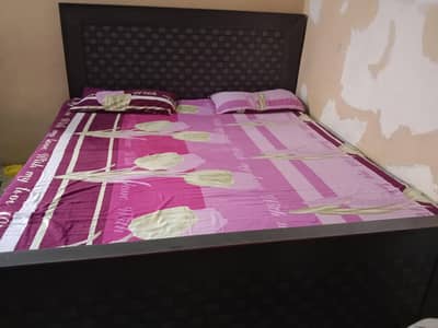 King size Bed