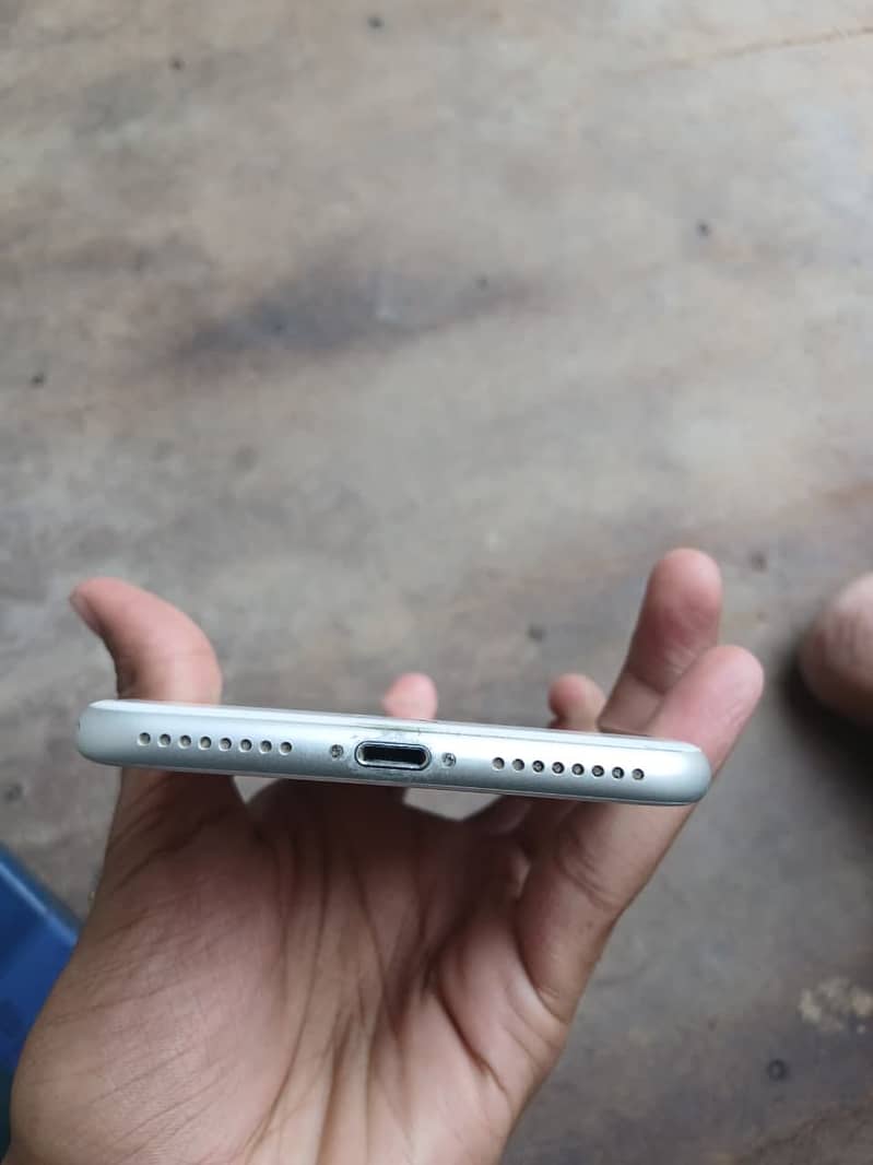 Apple iPhone 8 Plus 0