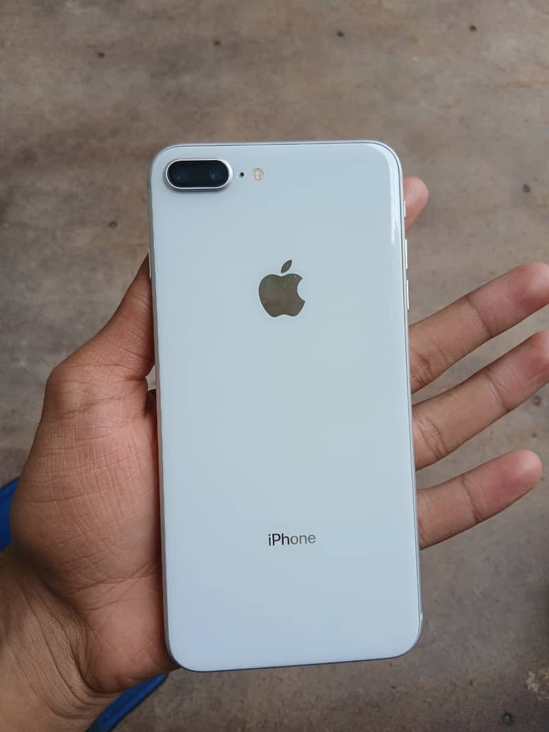 Apple iPhone 8 Plus 5