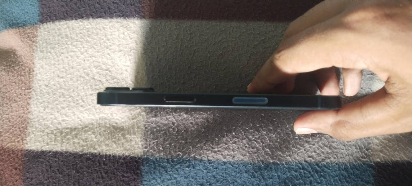 Apple iPhone 13 3