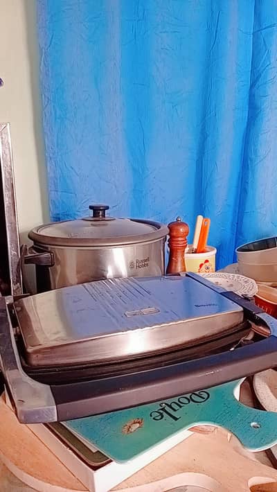 Sandwich maker plus Toaster