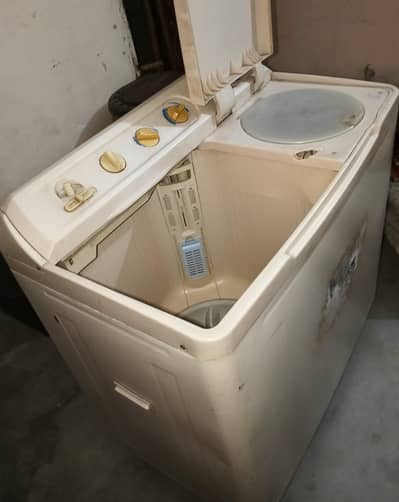 Semi Automatic Twin Tub Washing Machine – Good Working Condition