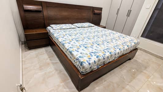 King size Bed with dresser "Imported"