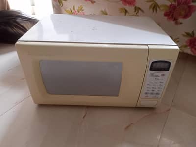 Microwave for Sale in dead condition