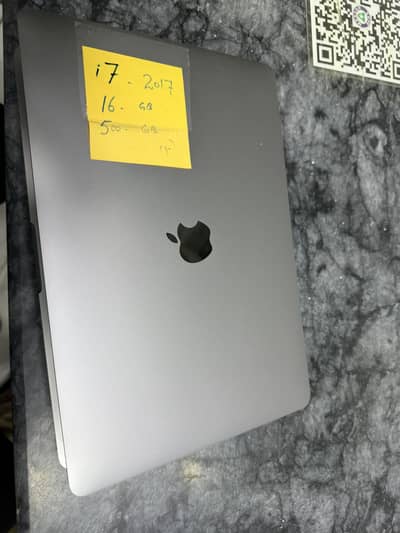 Apple macbook 2017 i7