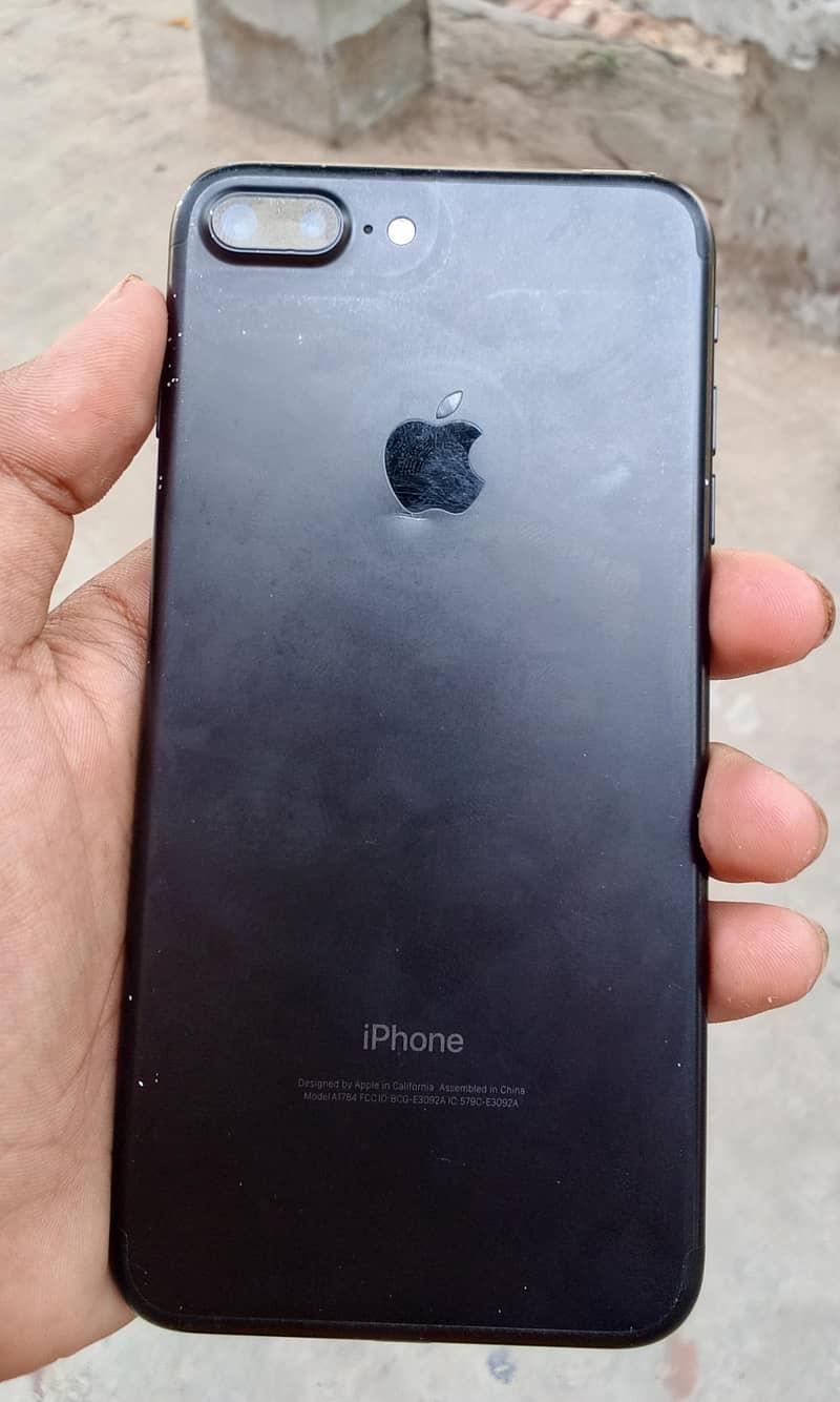 Apple iPhone 7 Plus 1