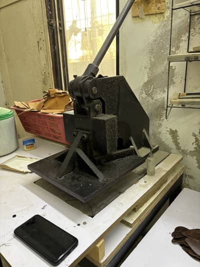 Clicker press 5 ton heavy duty 100 kg iron with table