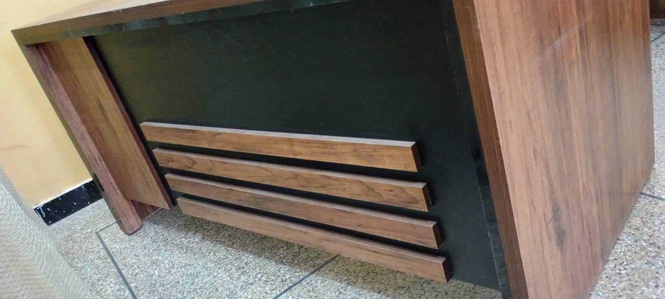 Office Table with Rack 0
