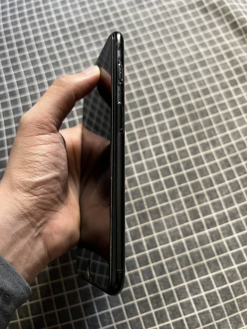 Apple iPhone 7 Plus 1