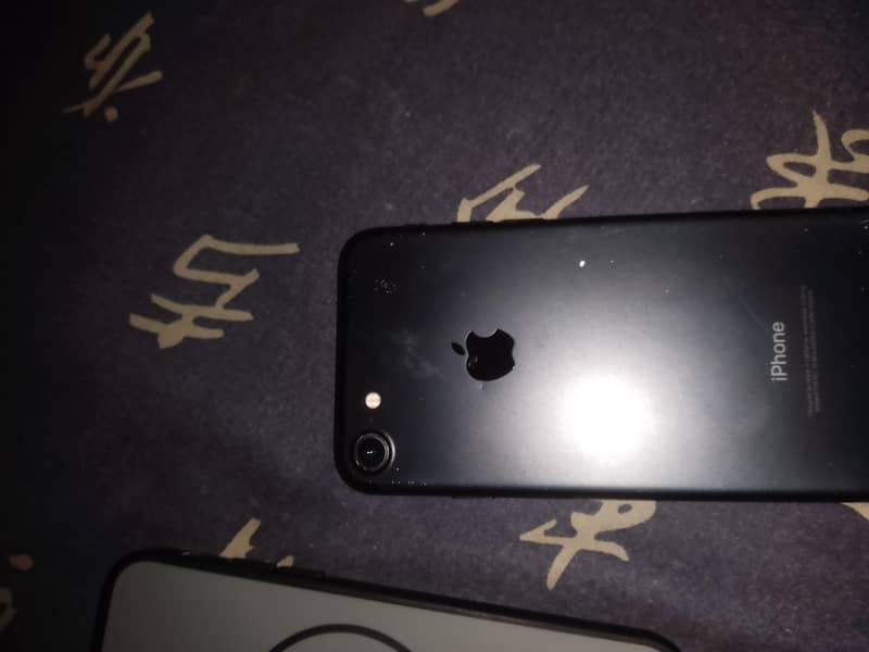 Apple iPhone 7 1