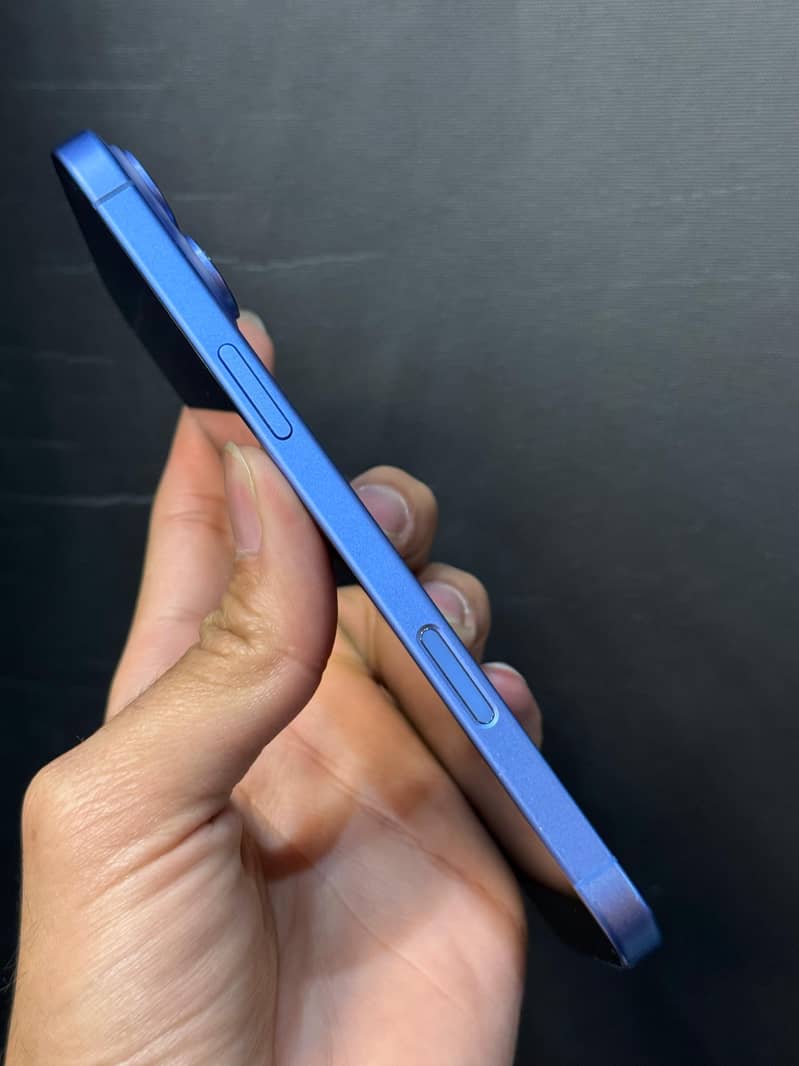 Apple iPhone 16 Plus 3