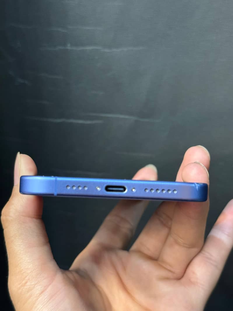 Apple iPhone 16 Plus 4
