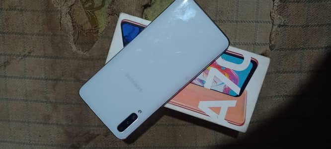 Samsung Mobile A70