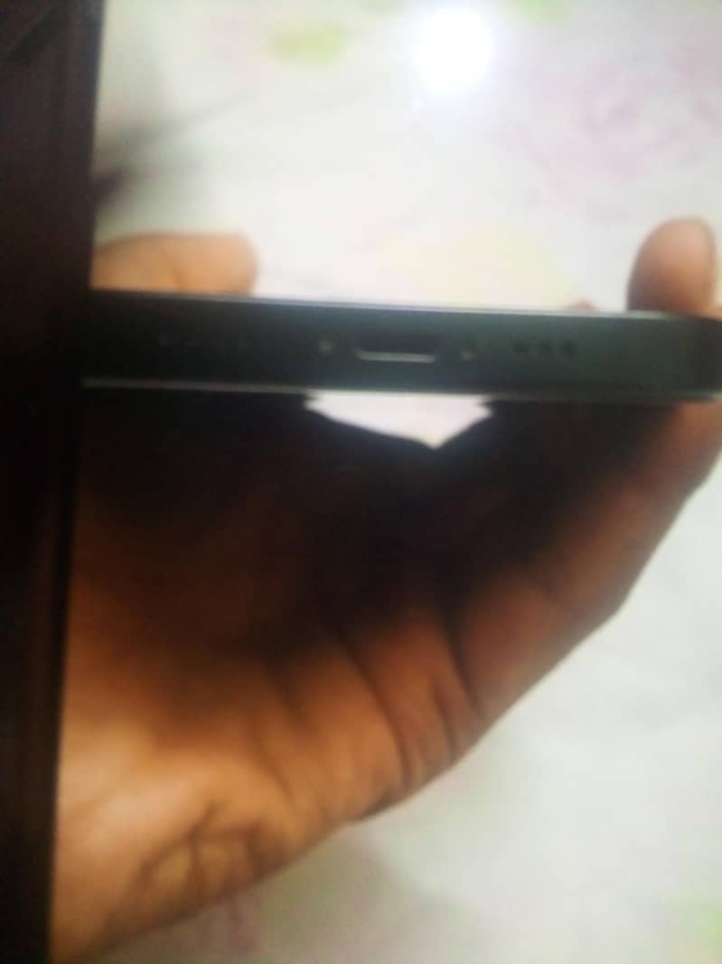 Apple iPhone 13 3