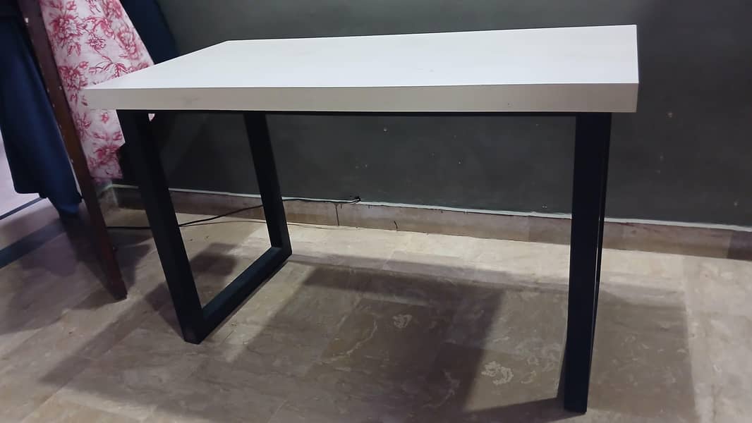Study table 0