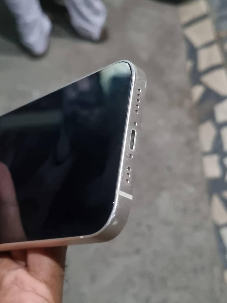 Apple iPhone 13 7