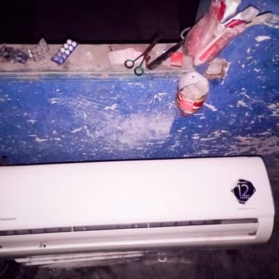 dawlence 1.5 ton inverter AC for sale good condition