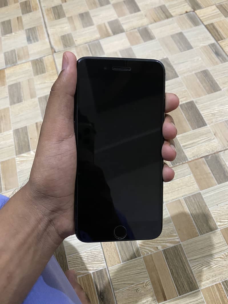Apple iPhone 7 Plus 0