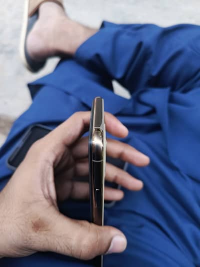 Apple iPhone 11 Pro Max gold colour  64 gb FU