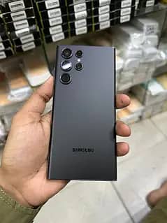 Samsung Galaxy S22 Ultra 5G – Black – Excellent Condition