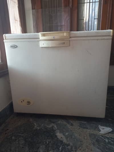 Waves deep freezer Good condition 10/10