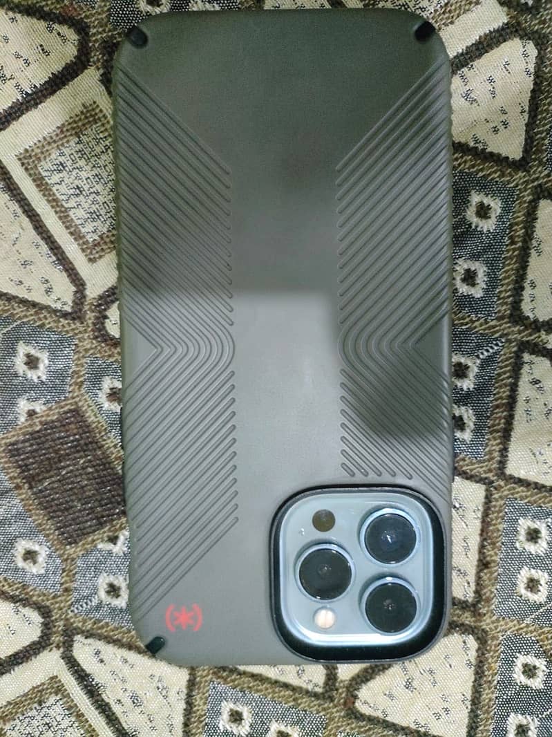 Apple iPhone 13 Pro Max 3