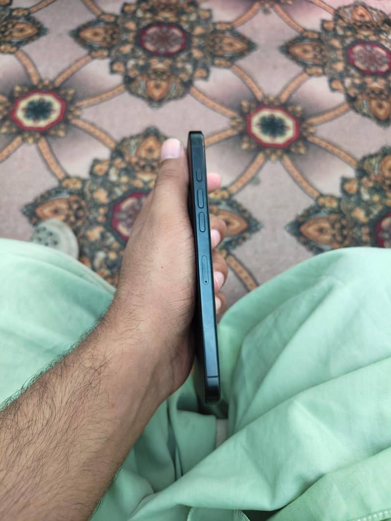 Iphone 16 pro max 5