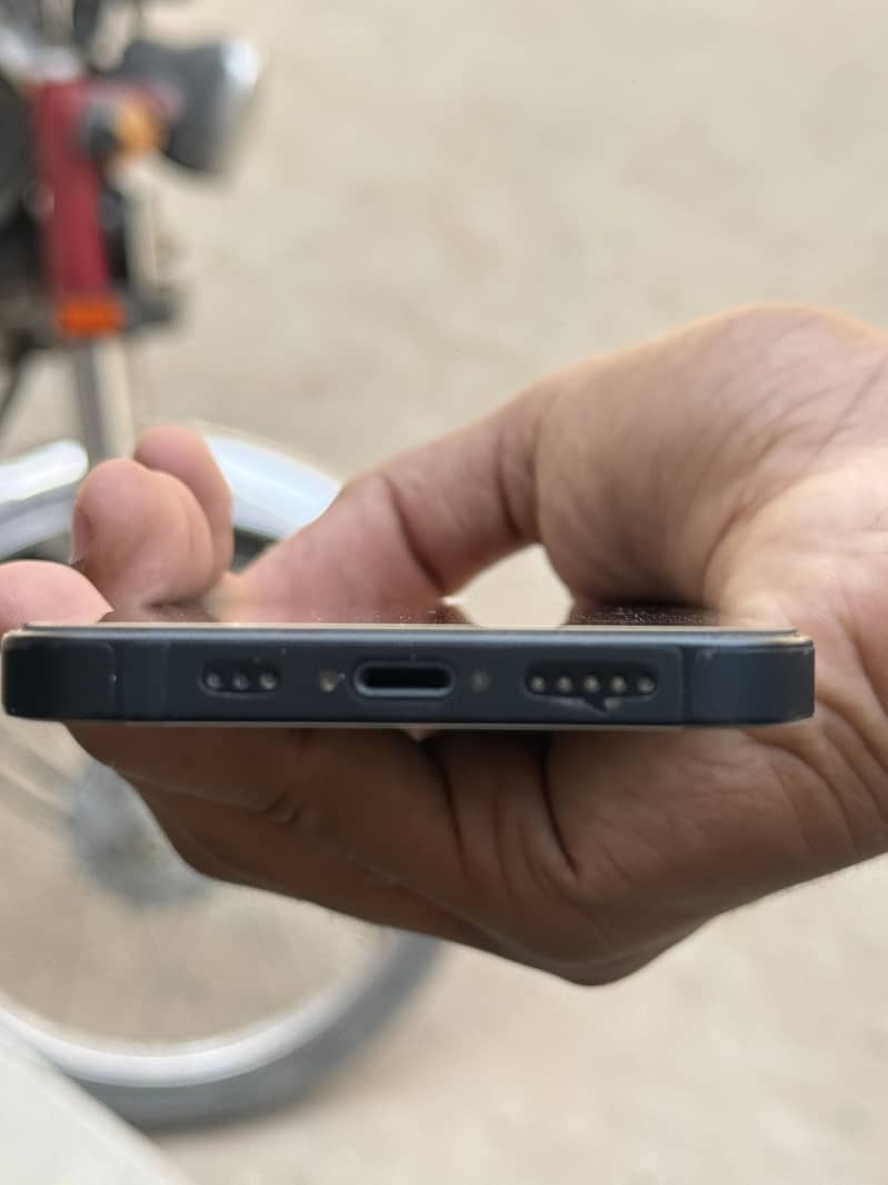 Apple iPhone 13 6