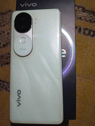 Vivo V40e