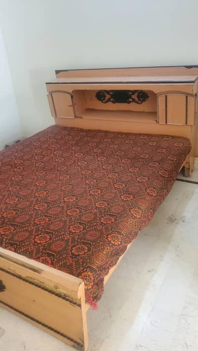 Bed and Almari for sale