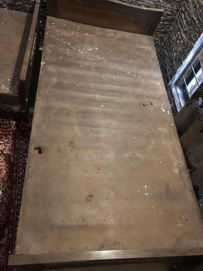 2 bed in 7k only original wood