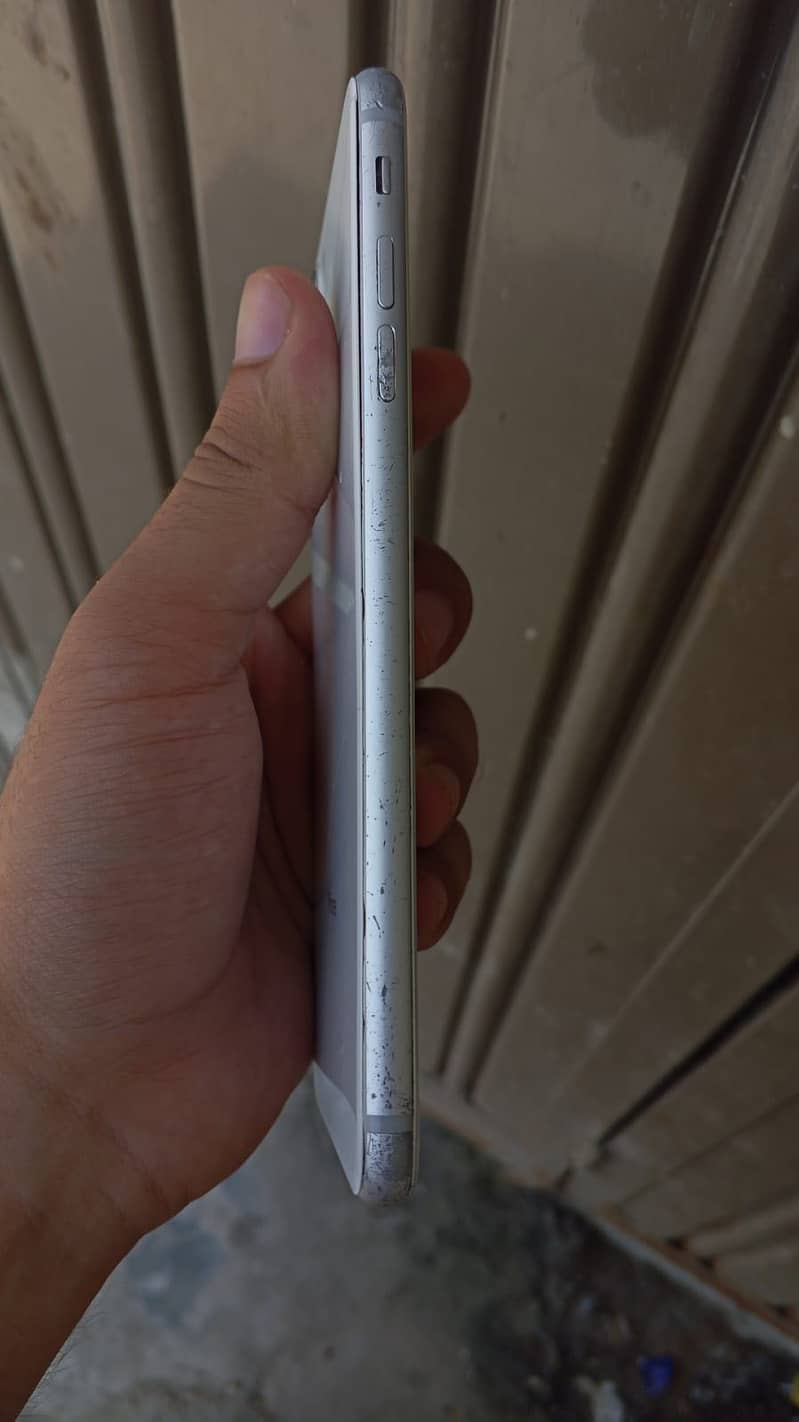 iPhone 8 Plus 1