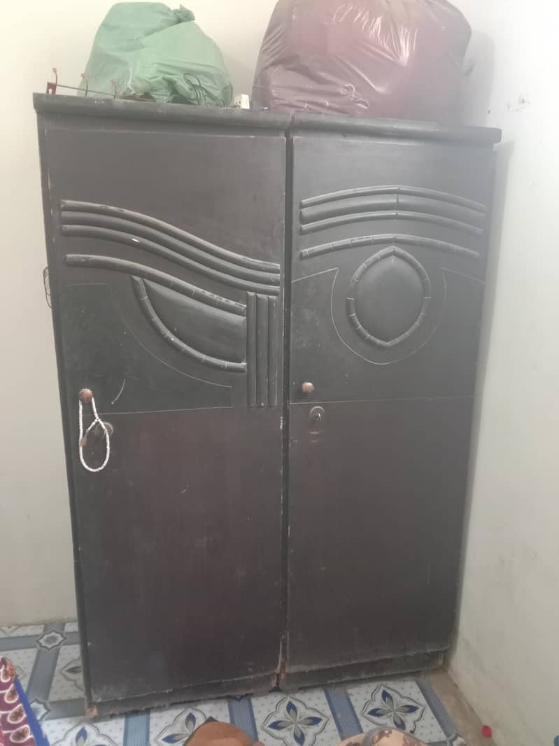 الماری اورٹیبل براے فروخت 2