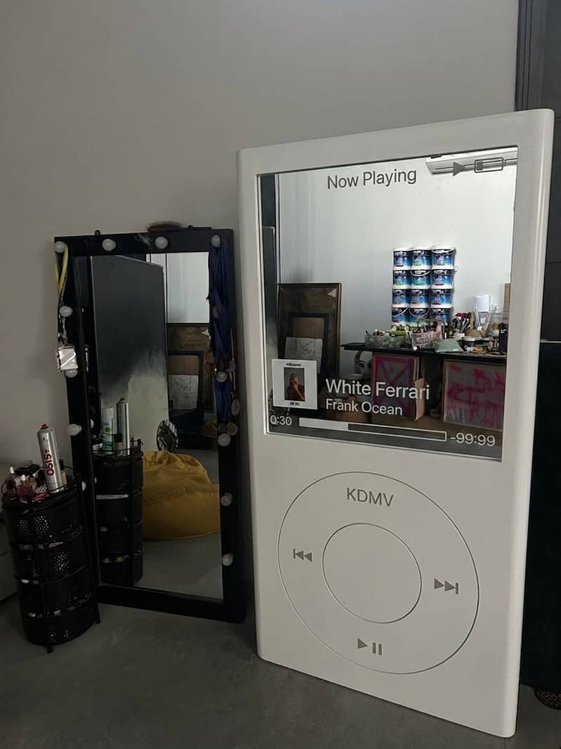 iPod style mirror 0