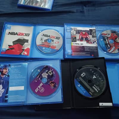 PS4 Fat Bundle With 1 Controller & 5 Games